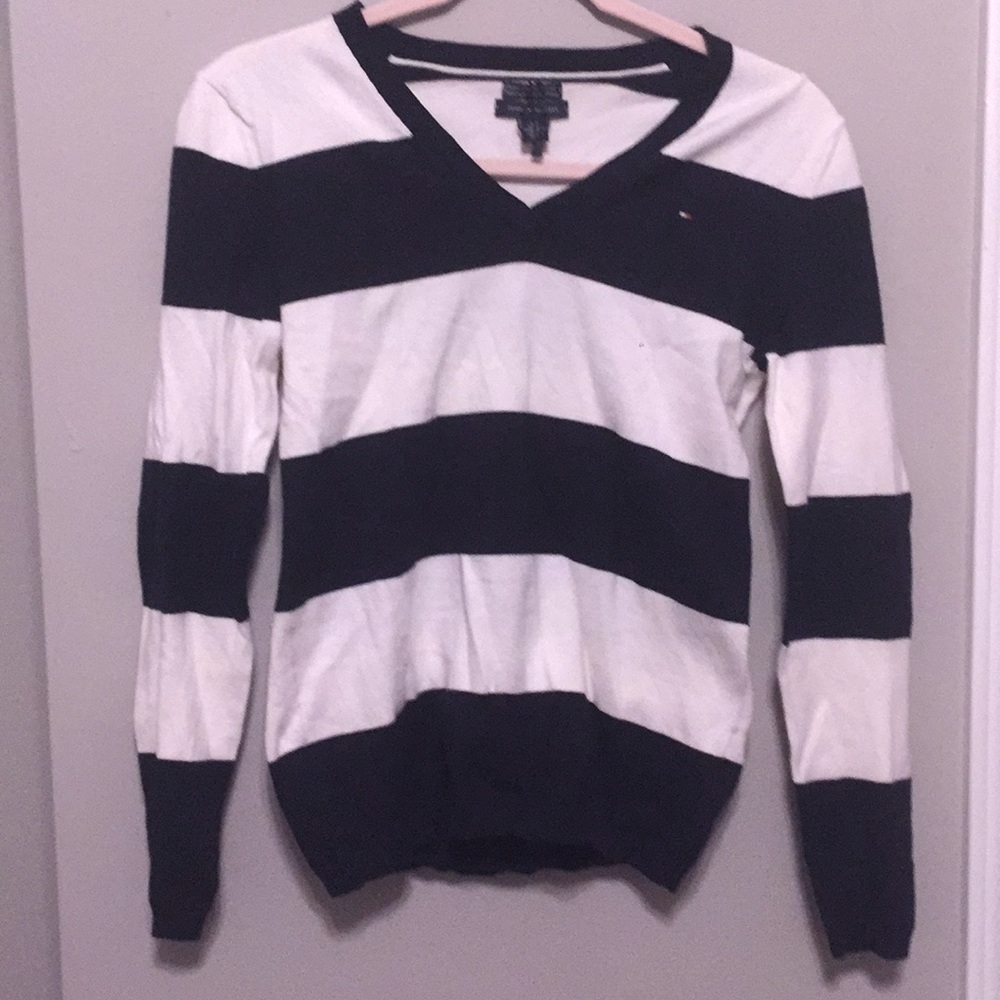 Small Tommy Hilfiger pullover/sweater